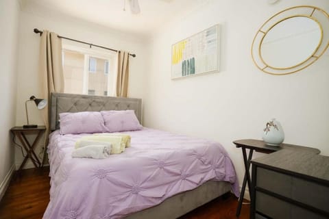 Stylish and Modern 2BR Unit in the Heart of K-town Copropriété in Beverly Hills