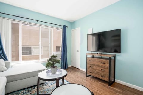 Delightful 1BR home in the Heart of K-Town Appartement in Beverly Hills