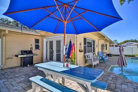 Quiet Home-Heated Pool-King Bed- 3 mi to Madeira Beach Casa in Seminole
