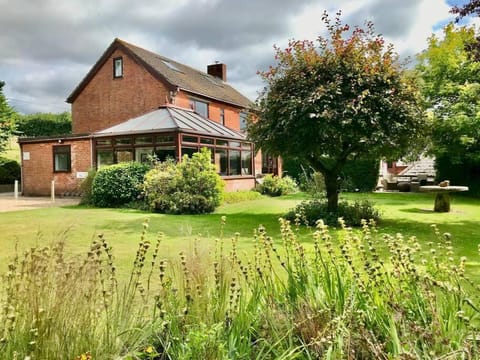 Property building, Day, Garden, Garden, Garden view