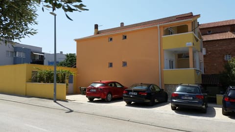 Patio, Facade/entrance, Summer