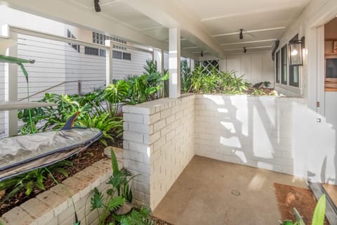 Property building, Patio, Day, Garden, Garden view