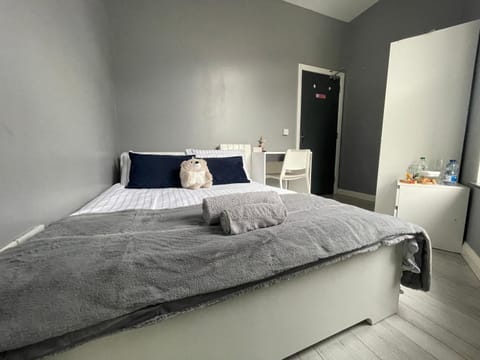 En-suite Double Room in Cork Bed and Breakfast in Cork City