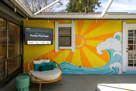 Funky Flamingo 3Kings Beach Gear Hot Tub & Pool House in Cortez
