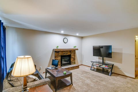 Pet-Friendly Urbandale Home about 8 Mi to Des Moines! Haus in Clive