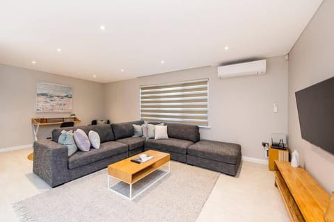 7 Royal Family Kensington 4br 2bth - SUPERHOG VERIFICATION REQUIRED Maison in Perth