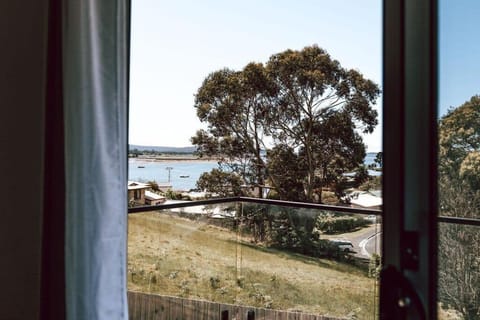 Cozy House Close to Town with Views of the Bay House in St Helens