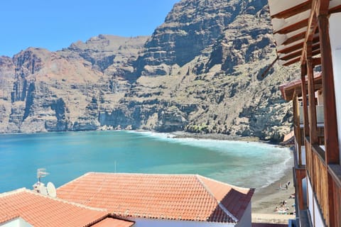 Patio, Natural landscape, Balcony/Terrace, Beach, Sea view