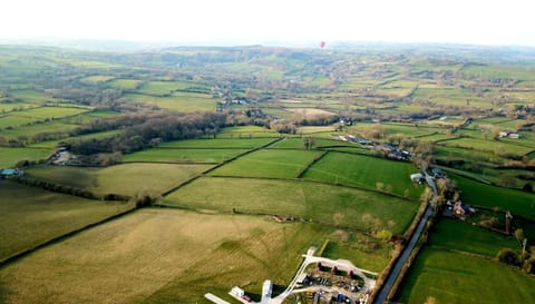 Poplars Farm Adults only Touring Site empty pitches Camping /
Complejo de autocaravanas in Amber Valley