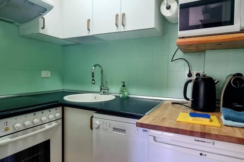 Kitchen or kitchenette, dishwasher, minibar, pet friendly, stove