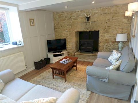 Pass the Keys The Pippins a Cotswold cottage and garden parking Casa in Stow-on-the-Wold