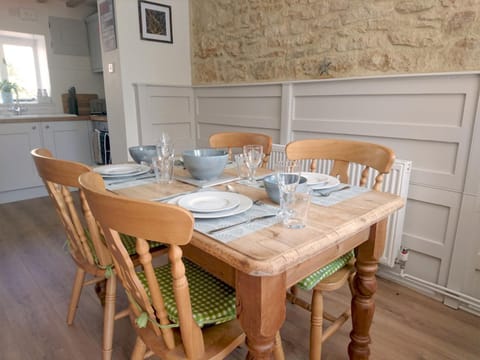 Pass the Keys The Pippins a Cotswold cottage and garden parking Casa in Stow-on-the-Wold