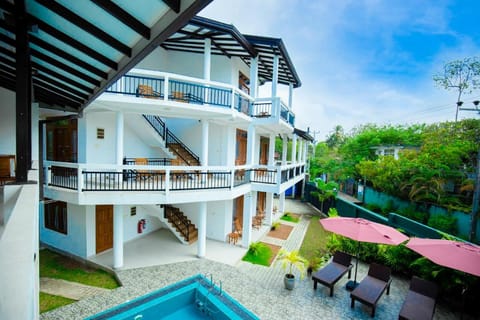 Property building, Day, Natural landscape, Garden, View (from property/room), Balcony/Terrace, Garden view, Pool view, Swimming pool, sunbed