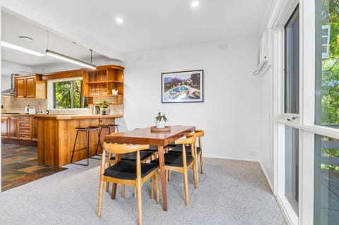 Dining area, kitchen