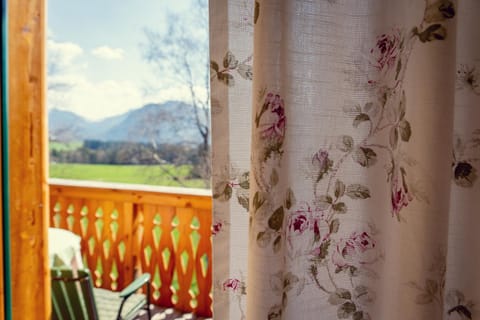 Balcony/Terrace, Mountain view