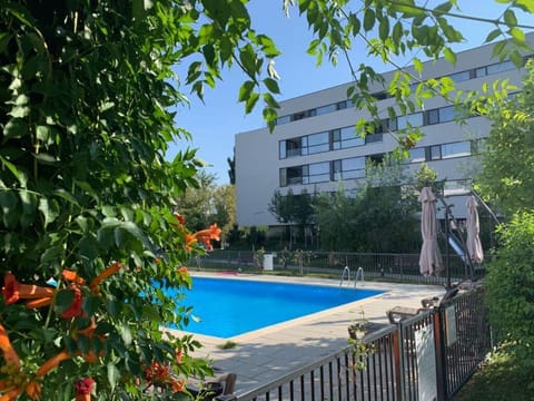 Pool view, Swimming pool