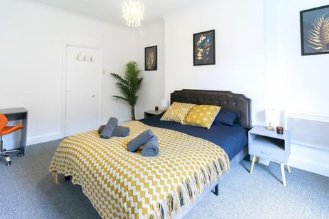 Open Mind Leisure - 2 Bedrooms & Free Parking Apartment in Portsmouth