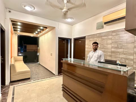 room with attach washroom near golf course road Hotel in Gurugram