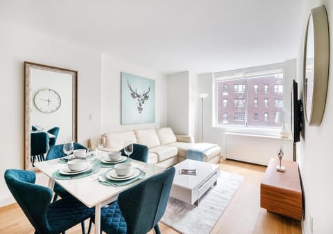 Stunning 2 BED 2 BA At UES Condominio in Midtown