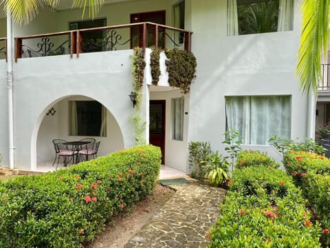 Mango Villa, family apt close to Manuel Antonio Apartment in Quepos