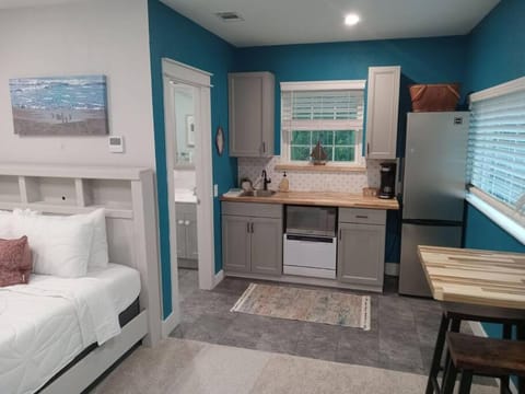Studio with Private Beach on Bayou Grande Appartement in Pensacola Beach
