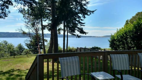 Harbor View Haven by AvantStay Private Backyard Maison in Camano Island