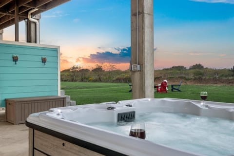 The Star-Spangled Cottage Casa in Bolivar Peninsula