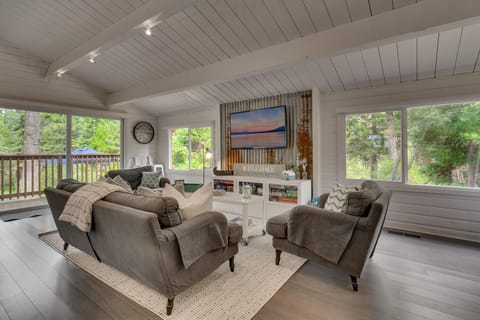 Blackwood Bungalow on the West Shore by Tahoe Getaways - 3 BR Pet Friendly & Walking Distance to the Lake House in Lake Tahoe