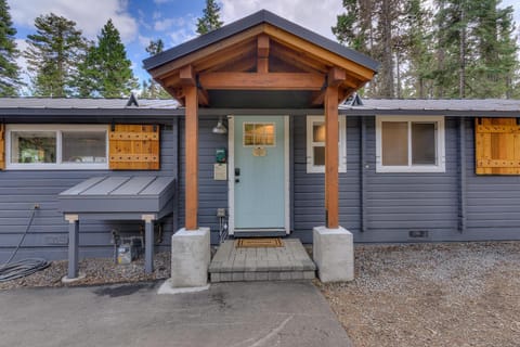 Blackwood Bungalow on the West Shore by Tahoe Getaways - 3 BR Pet Friendly & Walking Distance to the Lake House in Lake Tahoe