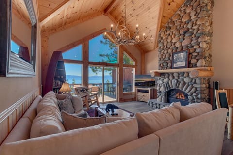 Crystal Lodge- 2,750 Sqft, Panoramic Lake View, Hot Tub, Family Room, Foosball Table House in Tahoe City