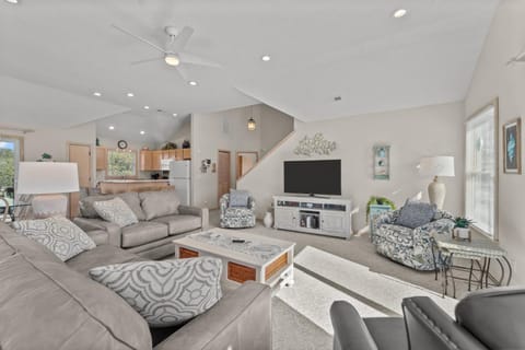 1613 - Breezy by the Sea by Resort Realty House in Corolla