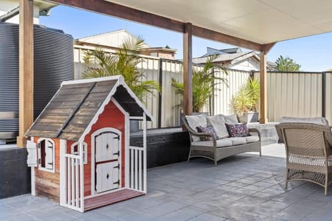 Sandy Serenity- Pet Friendly House in Central Coast