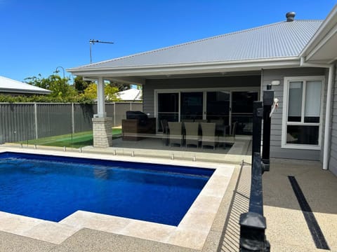 Sunsets by the Lake House in Yarrawonga