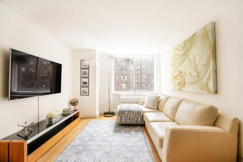Lovely 2 Bedroom Apartment Condo in Midtown