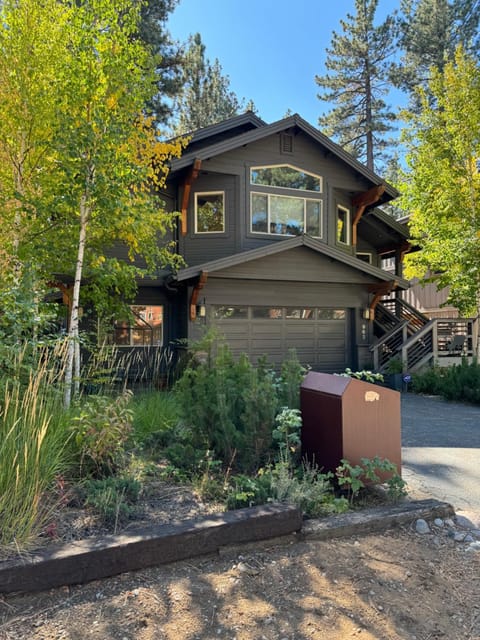 Lake Tahoe Luxury Guest Quarters Haus in Al Tahoe