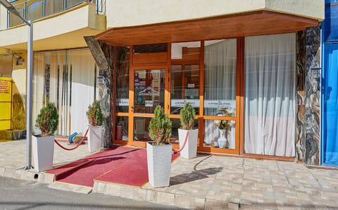 Petar and Pavel Hotel & Relax Center Hôtel in Pomorie