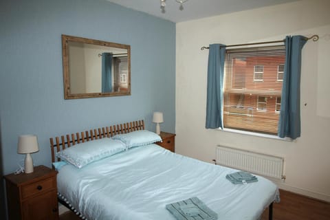 Doncaster - Town Centre - 2 Bedrooms & Sofa Bed - Balcony - Lift Access - Very Quiet Location Apartment in Doncaster