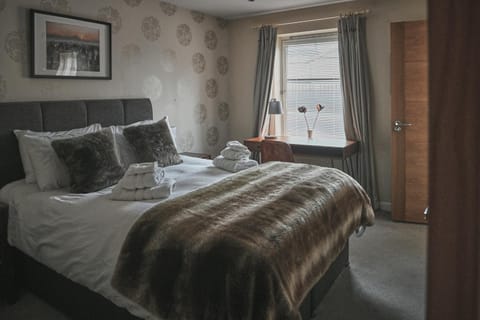 The Steadings, Aviemore Luxury 5 star rated 3 Bed with home cinema garden and parking Apartment in Aviemore