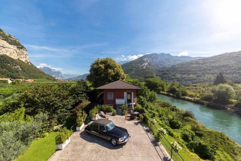 Bird's eye view, Balcony/Terrace, Garden view, Landmark view, Mountain view, River view