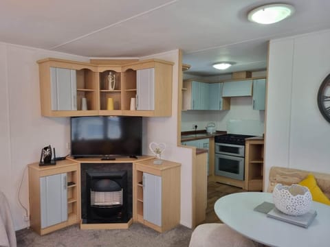 6 BERTH 2 BEDROOM PALM GROVE 60 , GOLDEN PALM sleeps 4 Campingplatz /
Wohnmobil-Resort in Chapel Saint Leonards