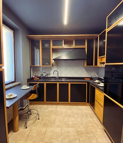 Kitchen or kitchenette, pet friendly, stove, kitchen