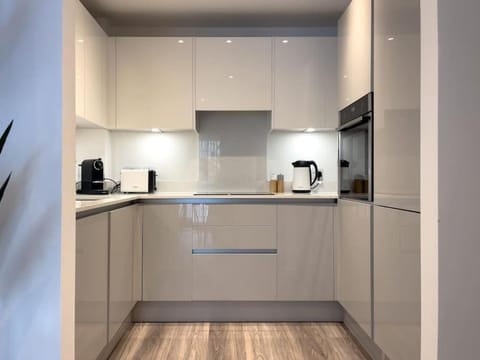 Luxe Pad London with Free Parking Appartamento in Brentford