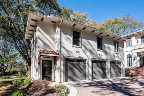 Piedmont Palazzo Apartment in Buckhead