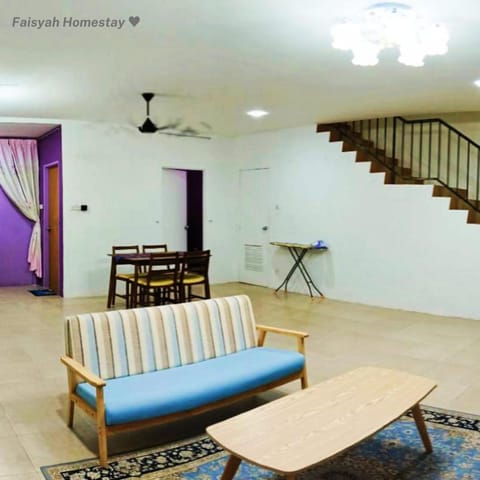 FAISYAH HOMESTAY Maison in Sabah