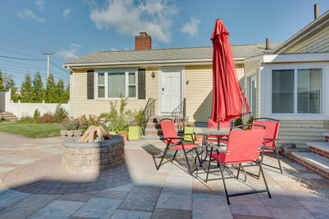 Salem Vacation Rental 1 Mi to Downtown! Condo in Marblehead