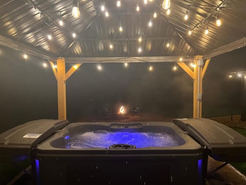 Hot Tub! Charming Cottage With Horse Farm View Casa in Nelson County