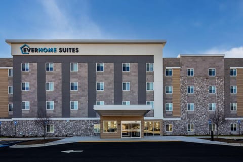 Everhome Suites Atlanta Newnan Hotel in Newnan