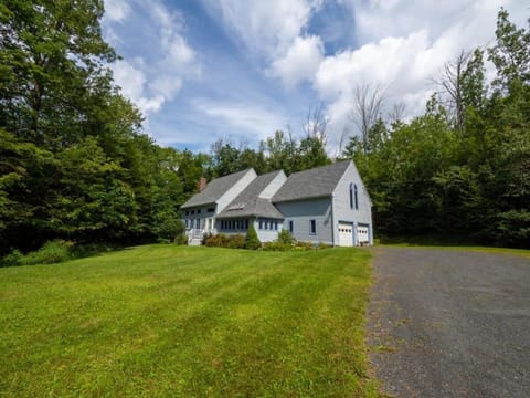 Berkshire Vacation Rentals: Pristine Home In Becket Woods House in Becket