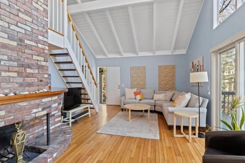 Stay On The Cape Vacation Rentals: Contemporary Saltbox In New Seabury Casa in New Seabury