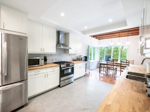 Berkshire Vacation Rentals: High End Berkshires Getaway House in Egremont